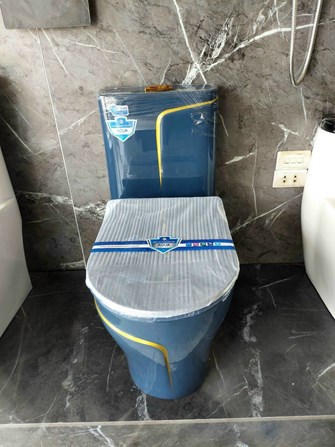 Bồn cầu khối xanh viền vàng 