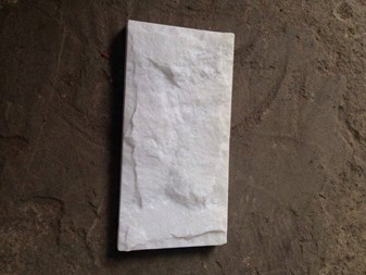 Đá bóc trắng sữa 10x20cm