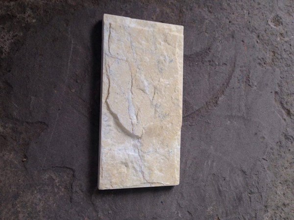 Đá bóc vàng 10x20cm