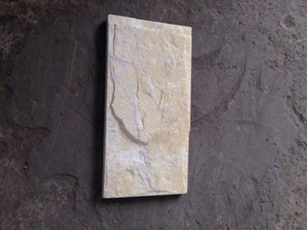 Đá bóc vàng 10x20cm