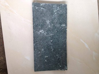 Đá bóc xanh rêu 10x20cm