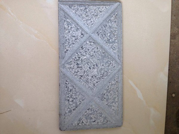Đá ca rô đen 10x20cm