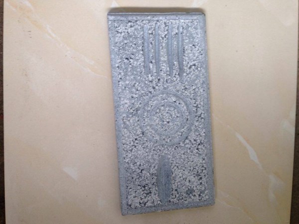 Đá mắt rồng đen 10x20cm