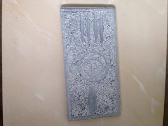 Đá mắt rồng đen 10x20cm