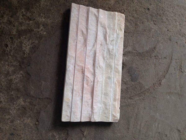 Đá răng lược vàng 10x20cm