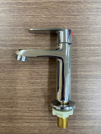 Vòi lavabo lạnh Bóng LB01
